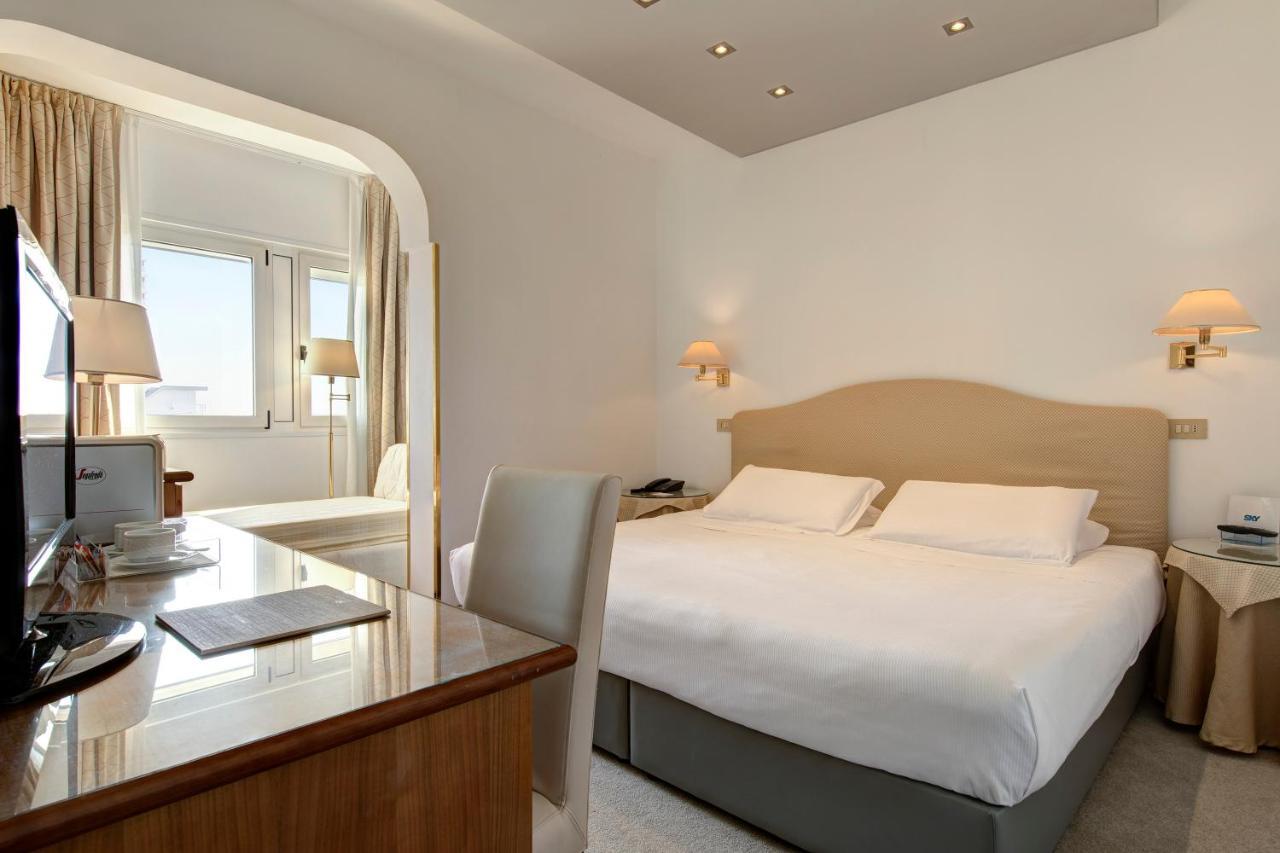 Park Hotel Brasilia ลิโดดิเยโซโล ภายนอก รูปภาพ